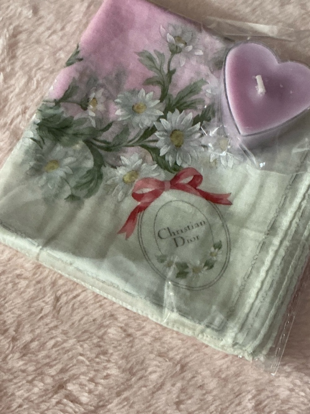 Floral Daisy Handkerchief with Heart Lavender Candle - Picture 3 of 5